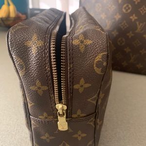 Authentic Louis Vuitton trousse 28